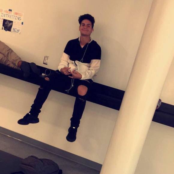 Meet your Posher, Ernesto alvarez - Picture 1 of 1